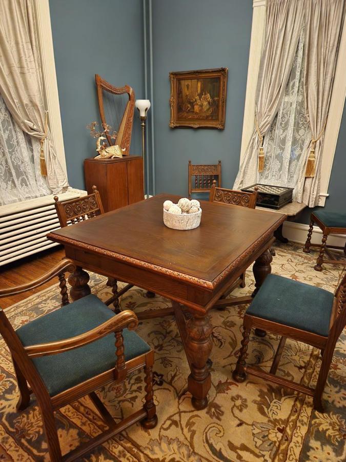 Oaklawn Inn Меномони Екстериор снимка