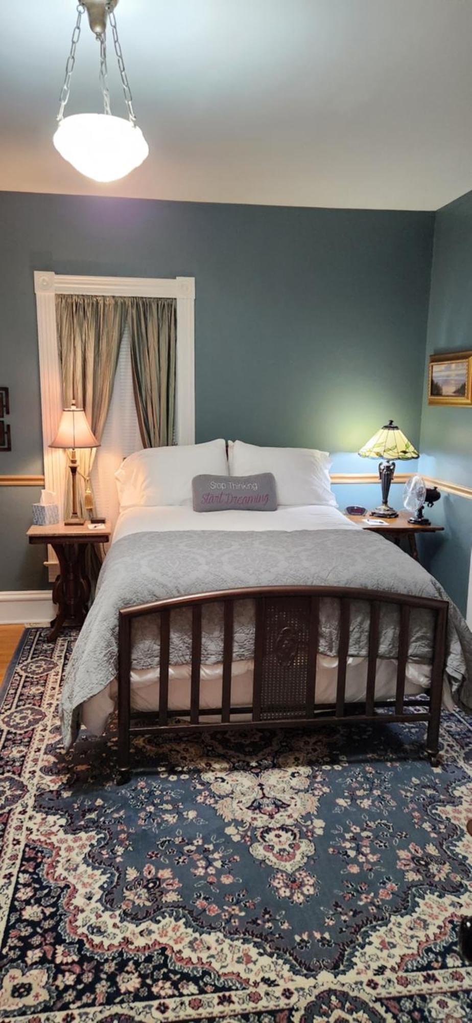 Oaklawn Inn Меномони Екстериор снимка