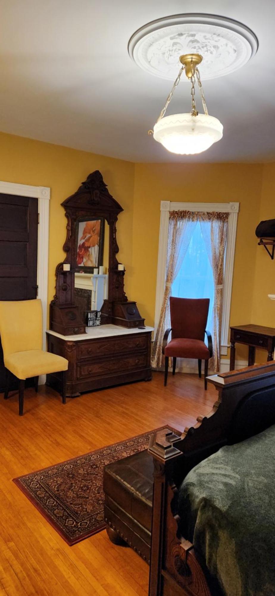Oaklawn Inn Меномони Екстериор снимка